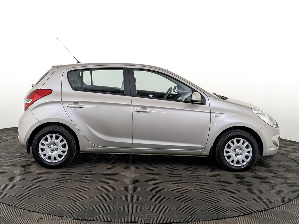 Hyundai i20 2010 49 450км фото №4