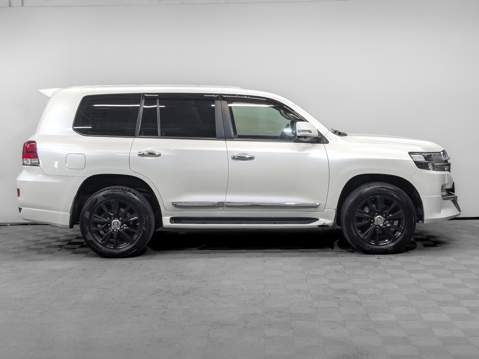 Toyota Land Cruiser 200 2020 127 645км фото №4