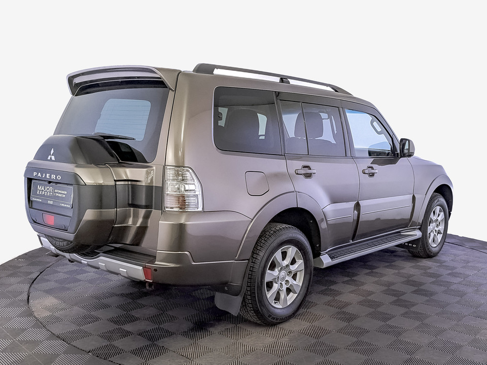 Mitsubishi Pajero 2015 141 320км фото №5