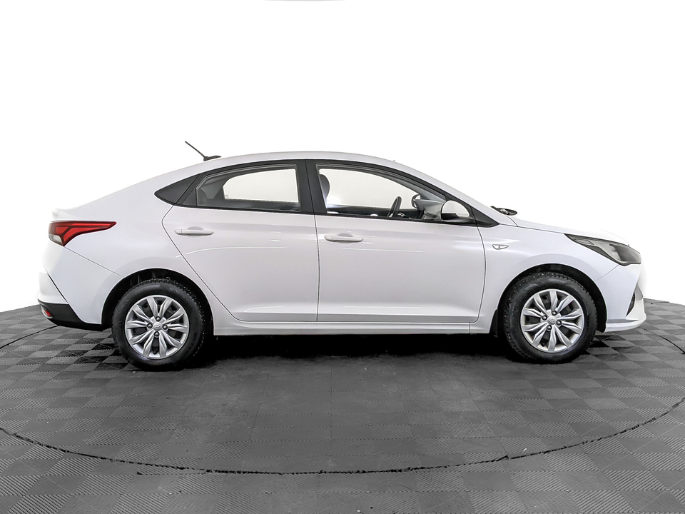 Hyundai Solaris 2022 46 970км фото №4