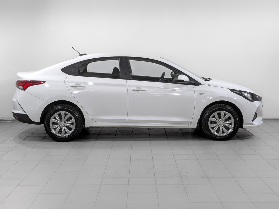 Hyundai Solaris 2022 67 811км фото №4