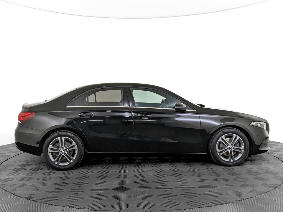 Mercedes-Benz A-Класс 2018 114 793км фото №4