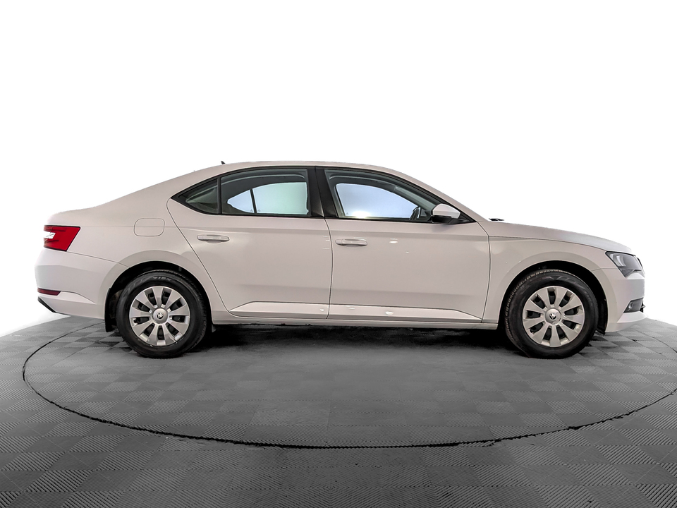 Skoda Superb 2019 40 183км фото №4