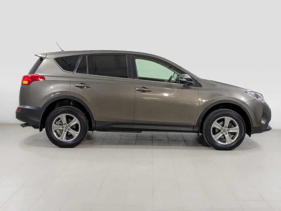 Toyota Rav-4 2015 85 916км фото №4