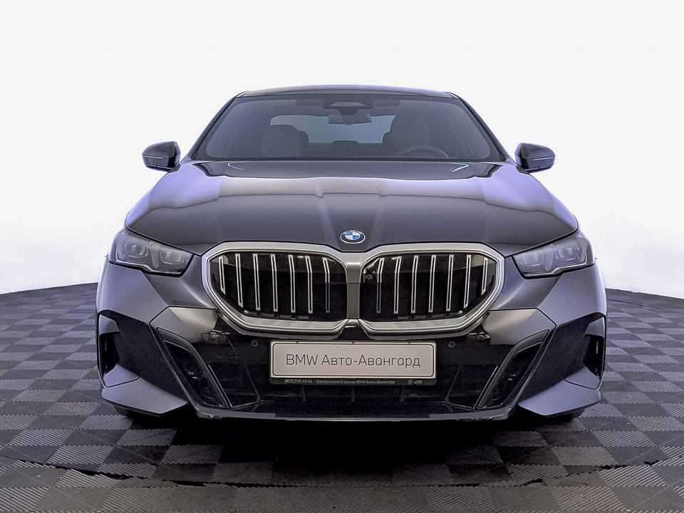 BMW 5 серии 2025 8 686км фото №2