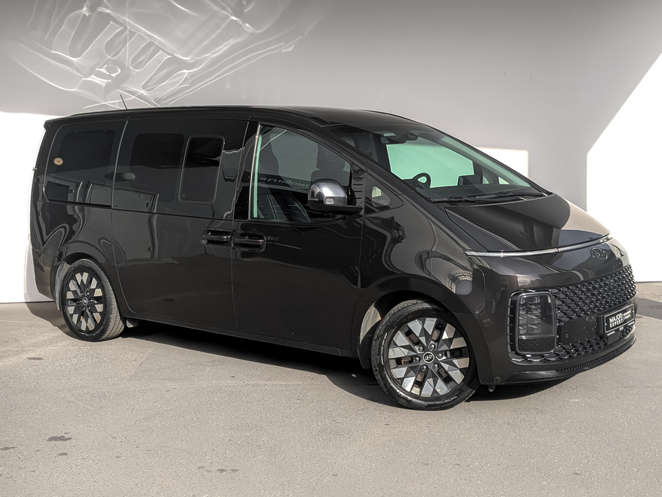 Hyundai Staria 2023 48 774км фото №3