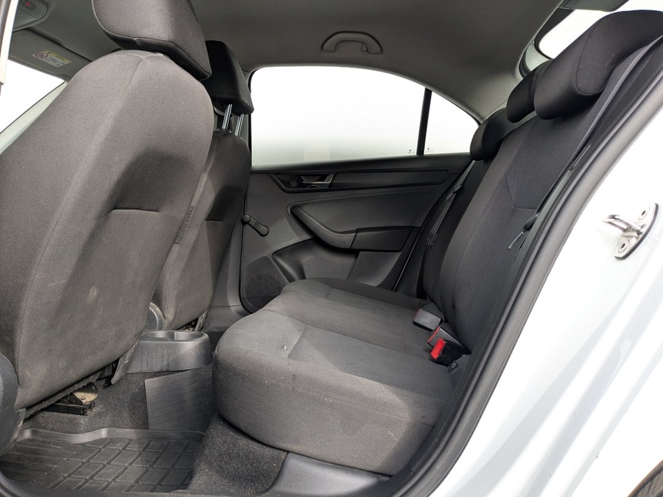 Skoda Rapid 2019 122 272км фото №3