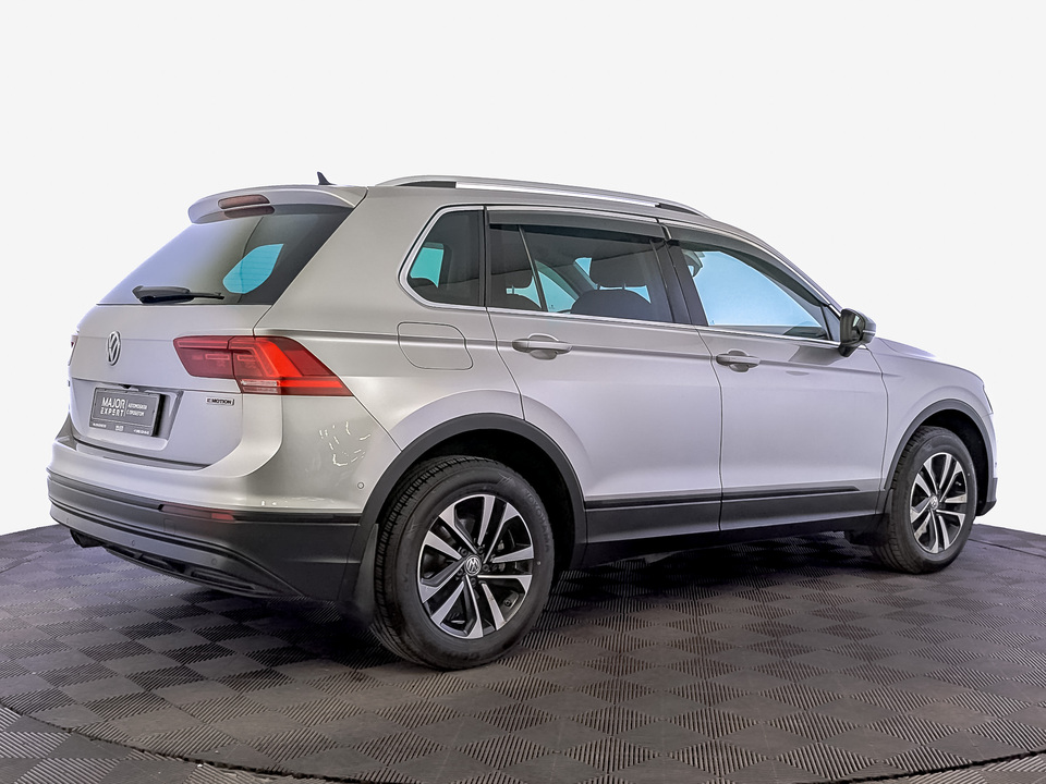 Volkswagen Tiguan 2019 81 862км фото №5