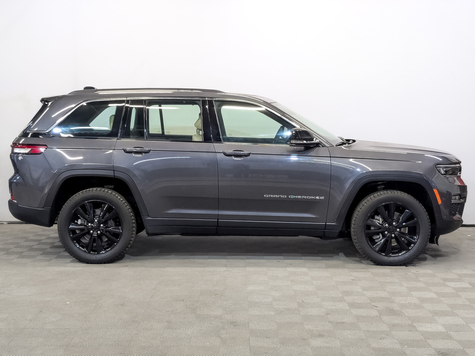 Jeep Grand Cherokee 2022 33 944км фото №4