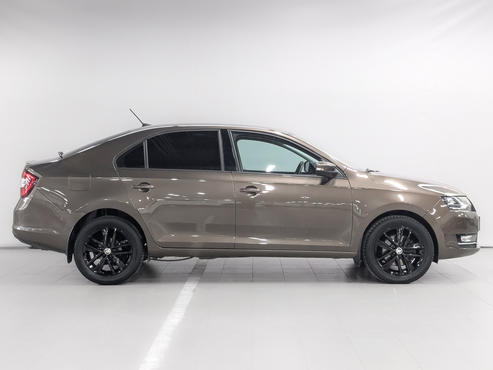 Skoda Rapid 2018 86 724км фото №4