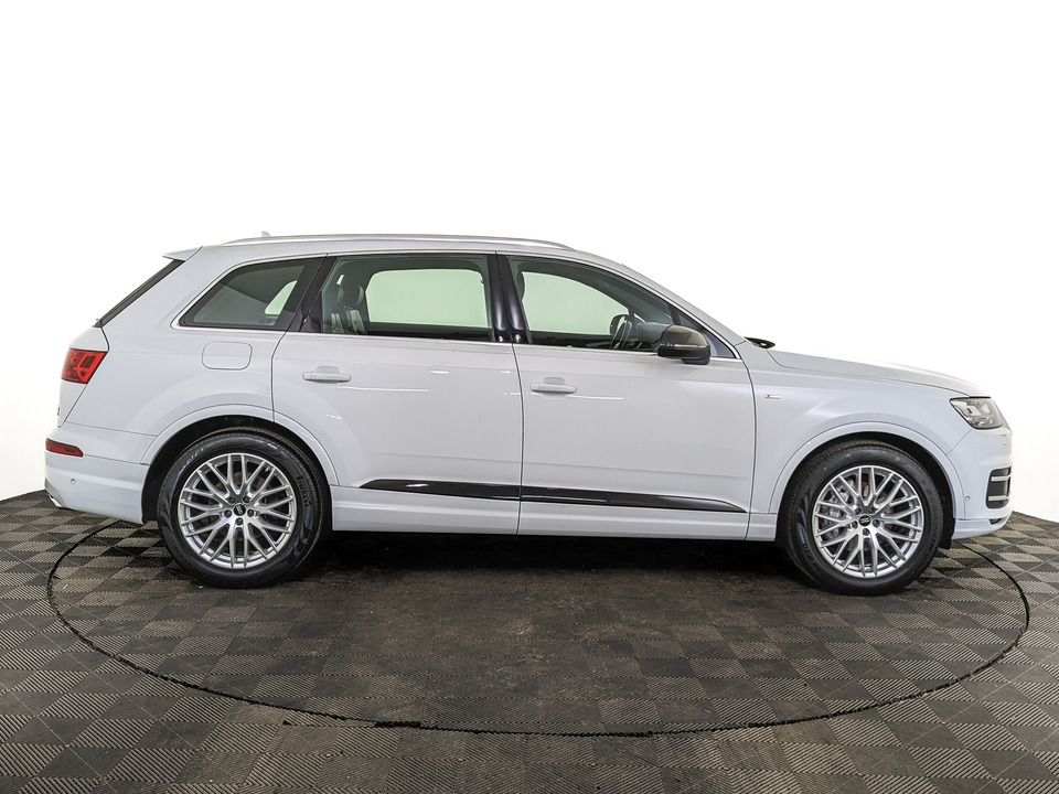 Audi Q7 2019 126 680км фото №4