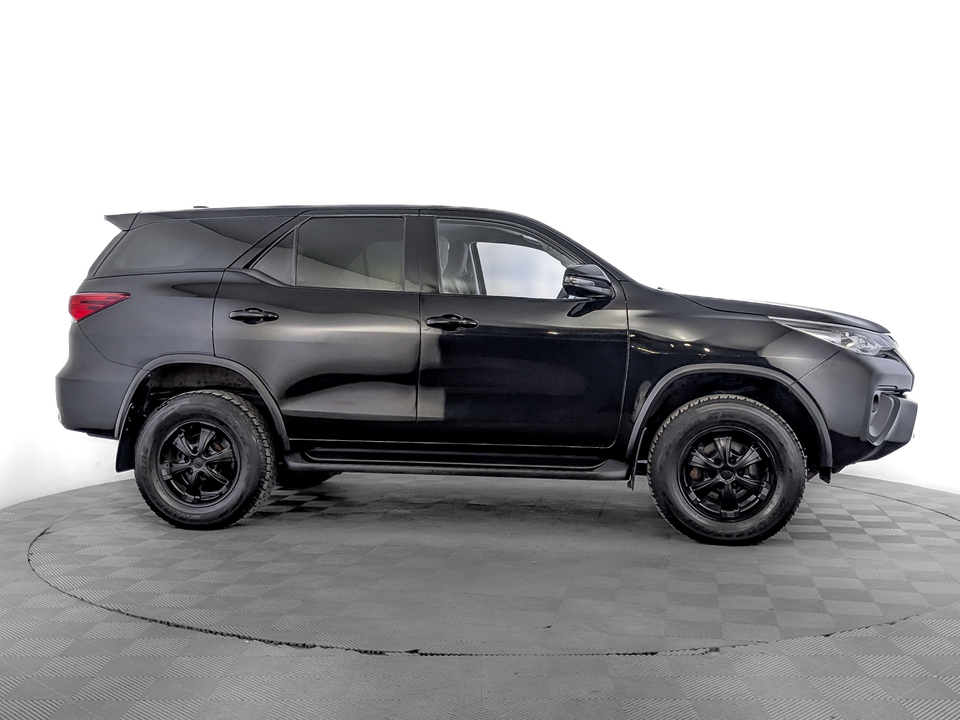 Toyota Fortuner 2019 76 190км фото №4