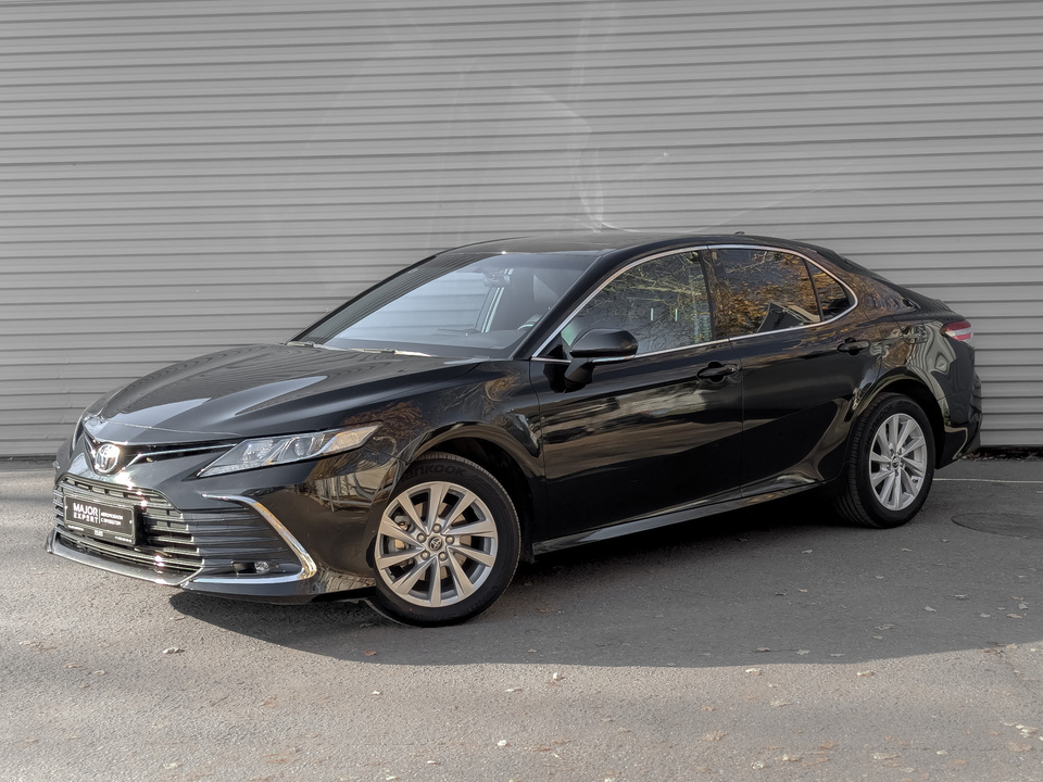 Toyota Camry 2023 10 719км фото №1