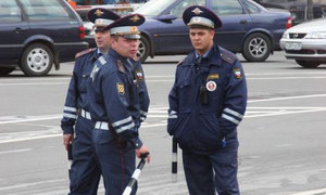 Россиянам предложили придумать, как обращаться к автоинспекторам