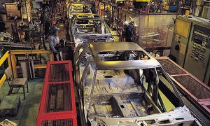 Японские автозаводы возобновят производство в апреле